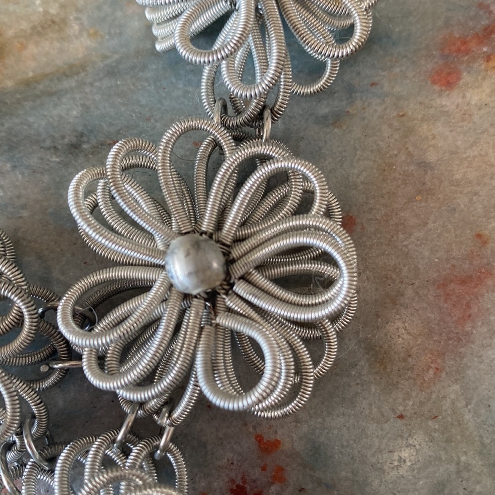 World market • metal floral necklace - Picture 5 of 5